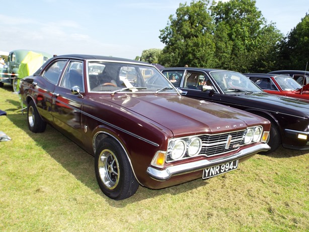 Ford Cortina