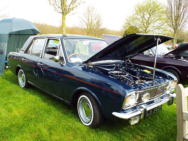 Ford Cortina