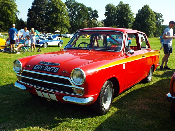Ford Cortina