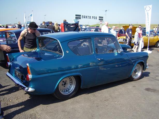 Ford Anglia 7