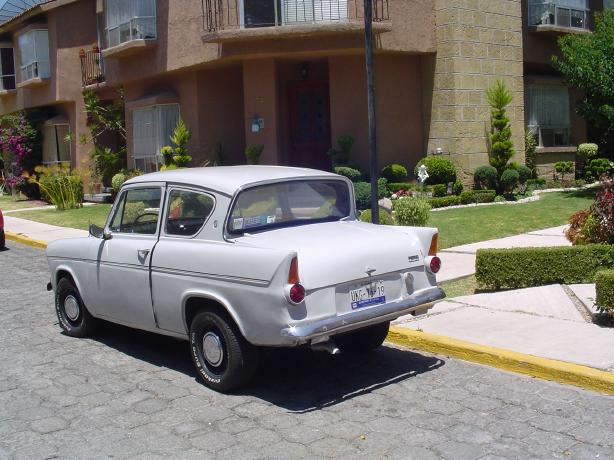 Ford Anglia 7