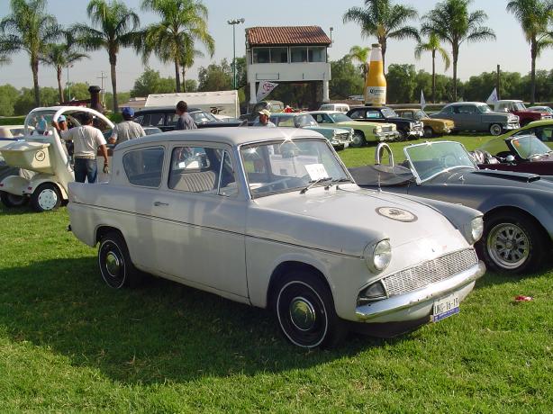 Ford Anglia 12