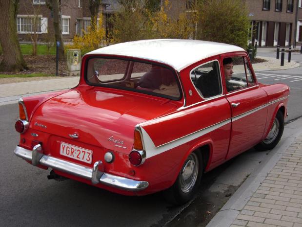 Ford Anglia 4