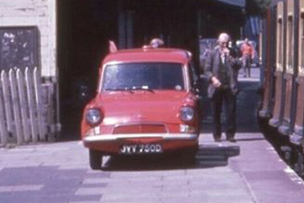 Ford Anglia - Royal Mail Van